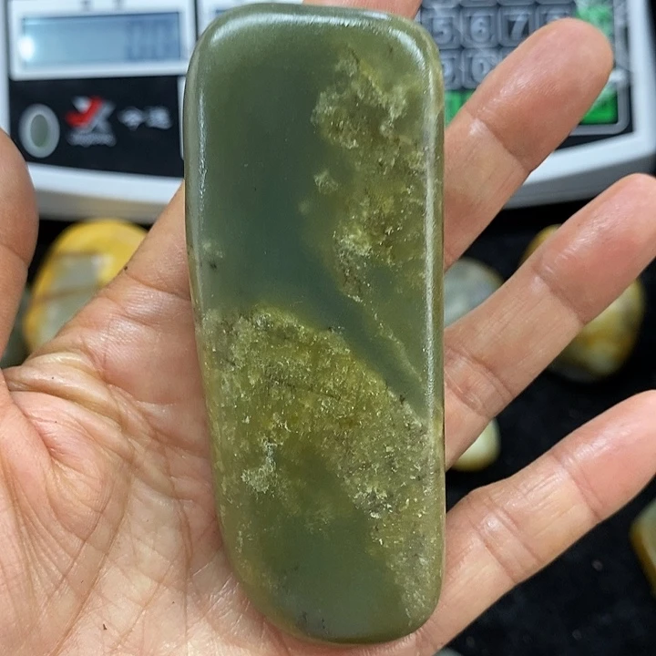 未镶嵌和田玉（糖玉）挂件