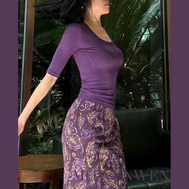 莫文文 2025夏季新款正肩修身显瘦短袖t恤百搭短款上衣女