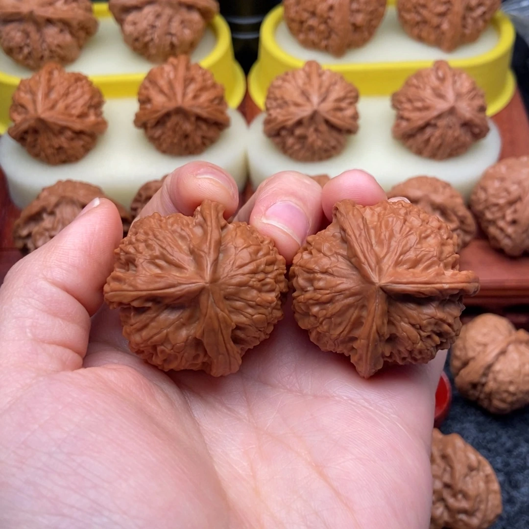 文玩核桃吊坠38金锭三棱