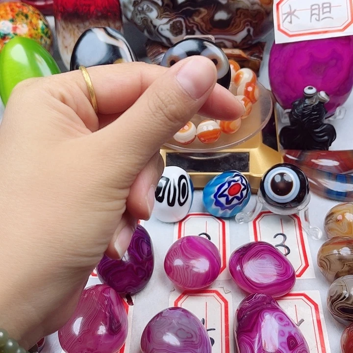 不***人玛瑙/玉髓未镶嵌珠宝奇石