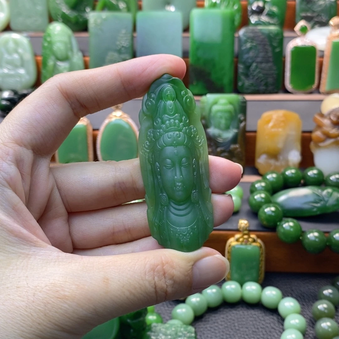 颈饰未镶嵌和田玉（碧玉）观音