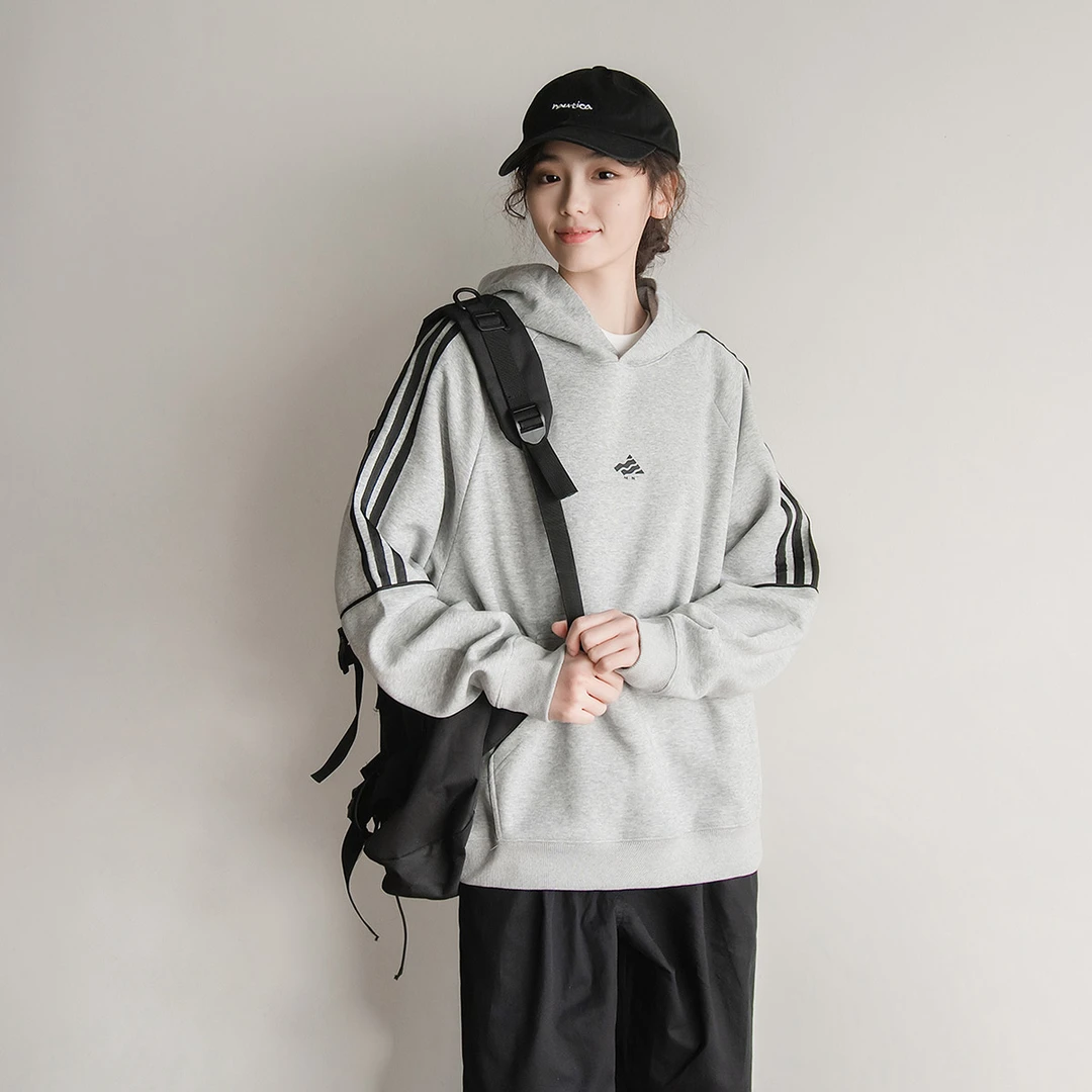 苏打汽水工作室春季新款宽松休闲连帽卫衣日系复古三条杠情侣外套