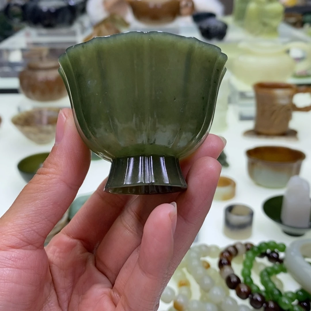 和田玉杯子未镶嵌