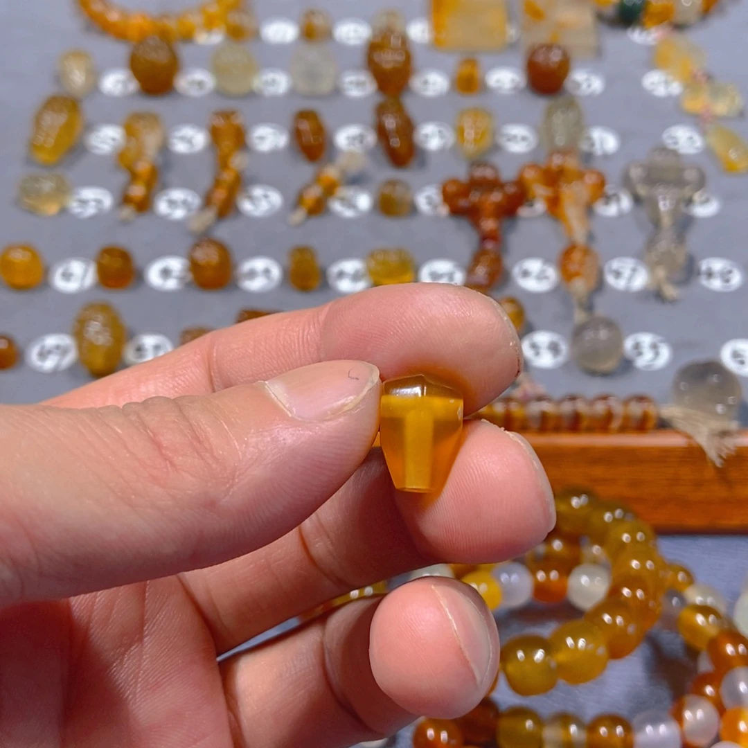 秦***汉玛瑙/玉髓颈饰合金三通