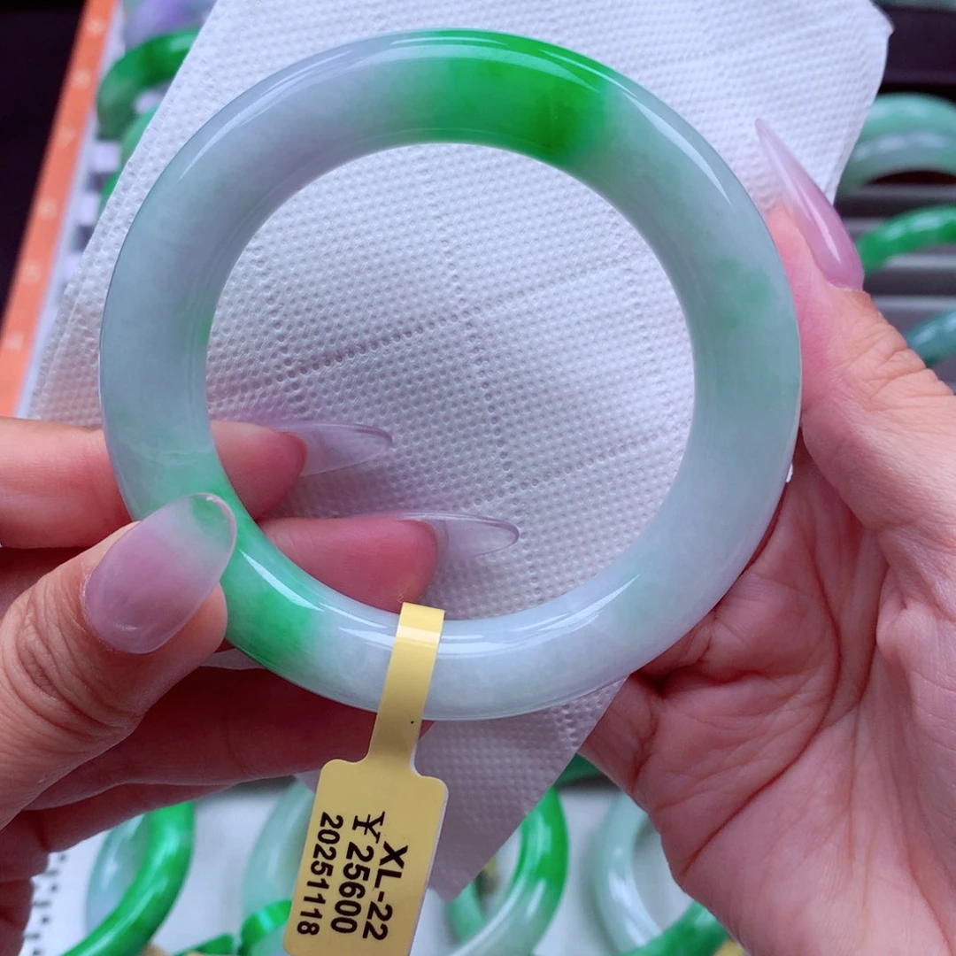 翡翠未镶嵌手镯翡翠