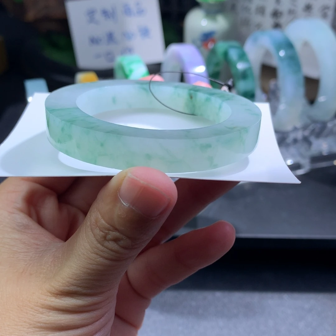 未镶嵌手镯定制翡翠