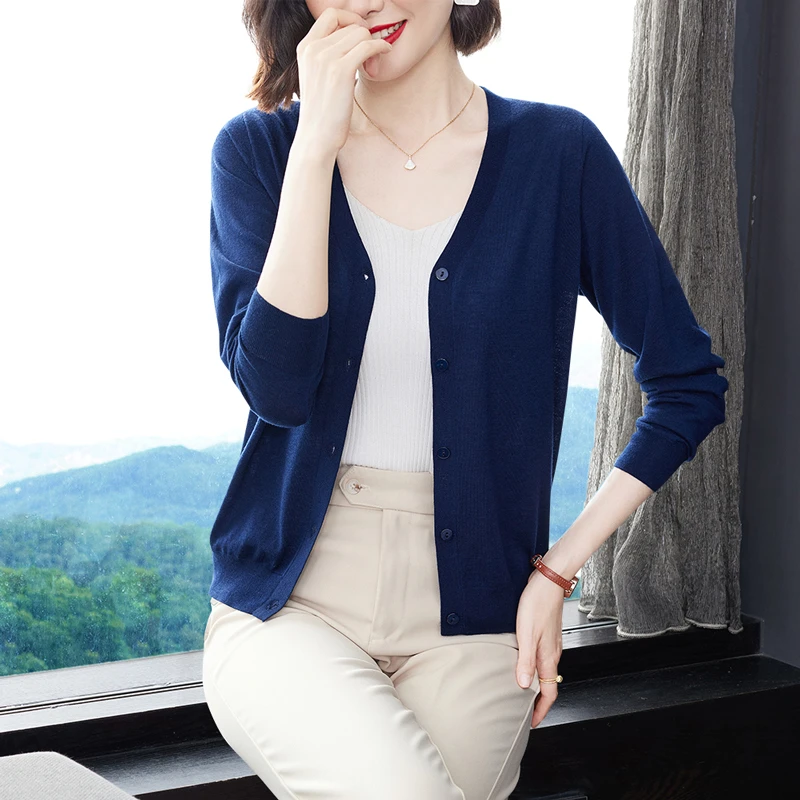 羊毛开衫女2025春秋薄款裙子外搭V领长袖披肩针织衫外套早秋上衣