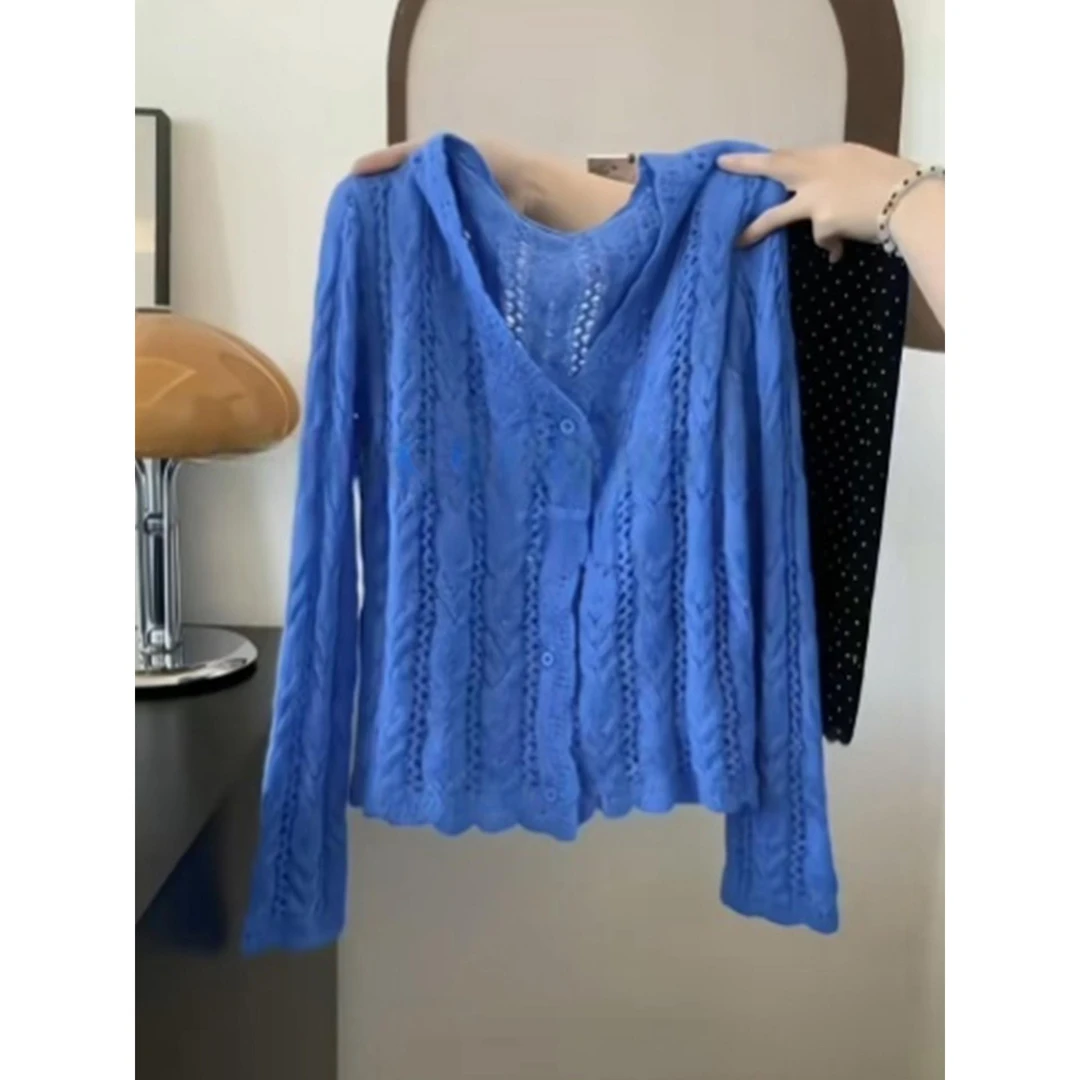 克莱因蓝V领镂空外搭麻花针织开衫女2025巨好看的早秋季穿搭上衣
