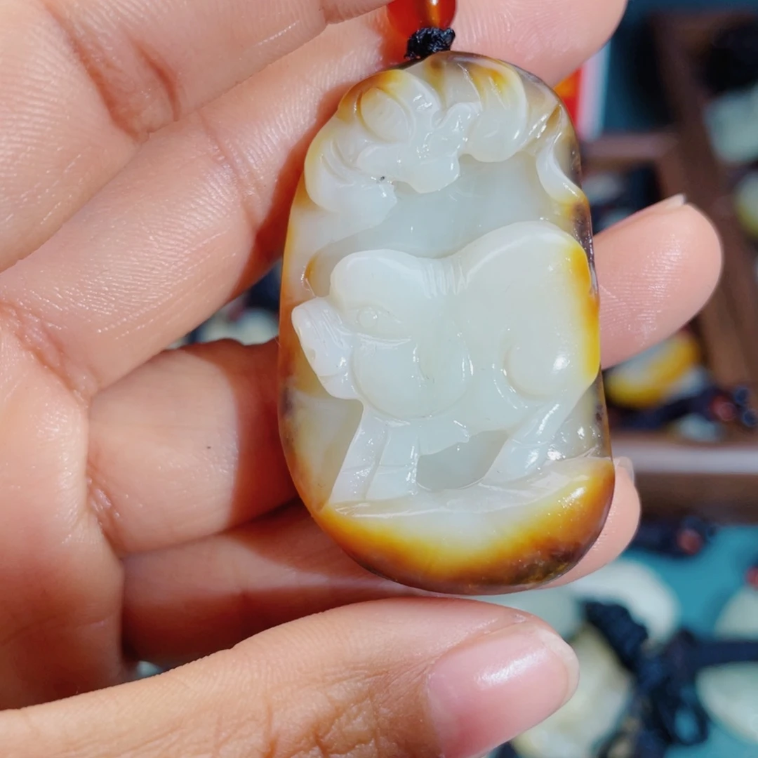 和田玉未镶嵌颈饰