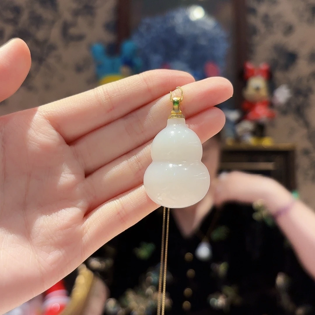 和田玉18K金镶嵌吊坠(赠链)多样性发其一