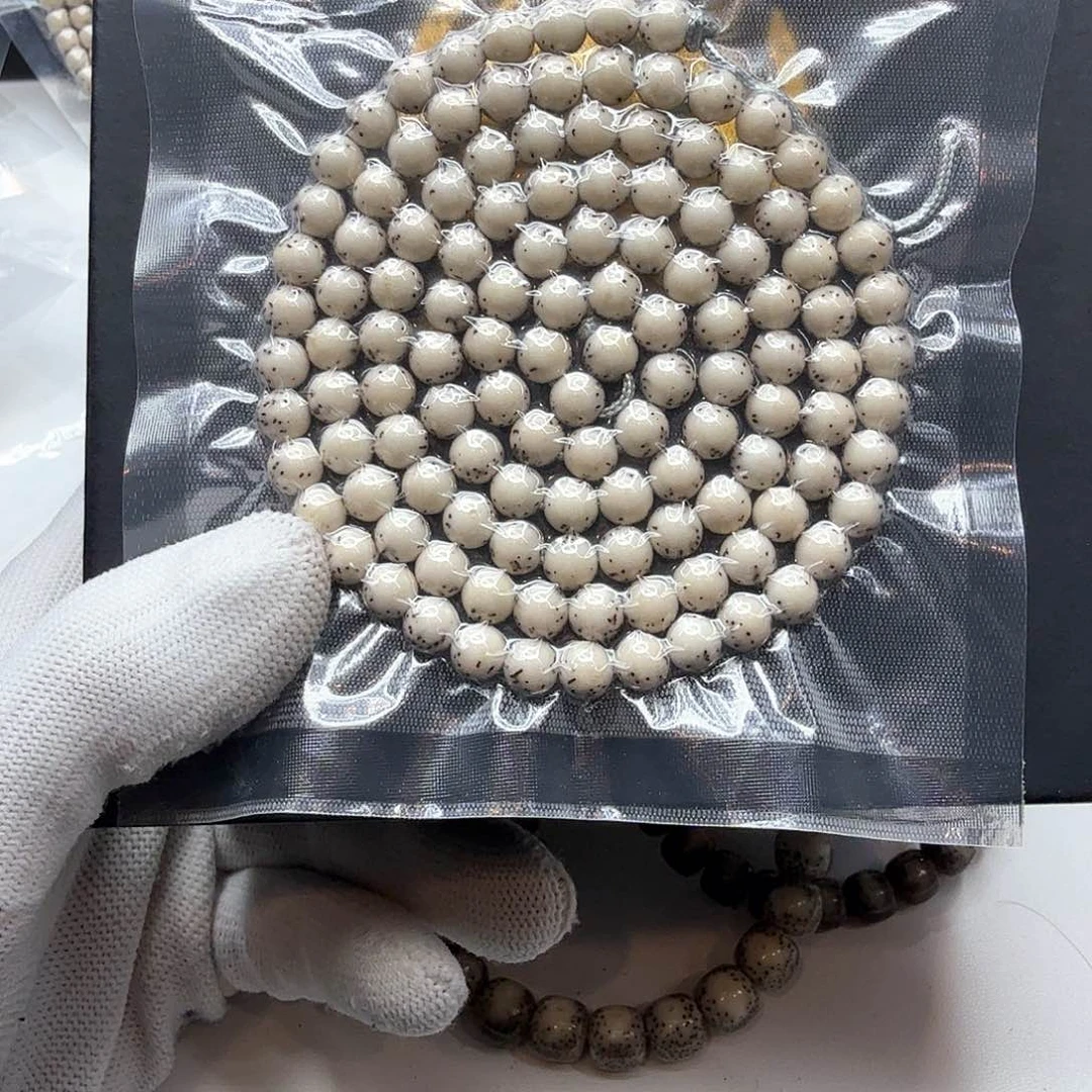 星月菩提吊坠18冰白石玉7圆108