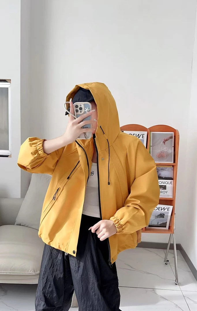 2557-最新秋季时尚洋气韩版纯色冲锋衣外套百搭连帽休闲潮流