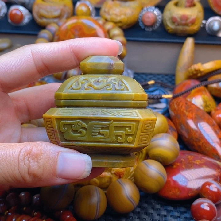 未镶嵌颈饰玛瑙/玉髓?