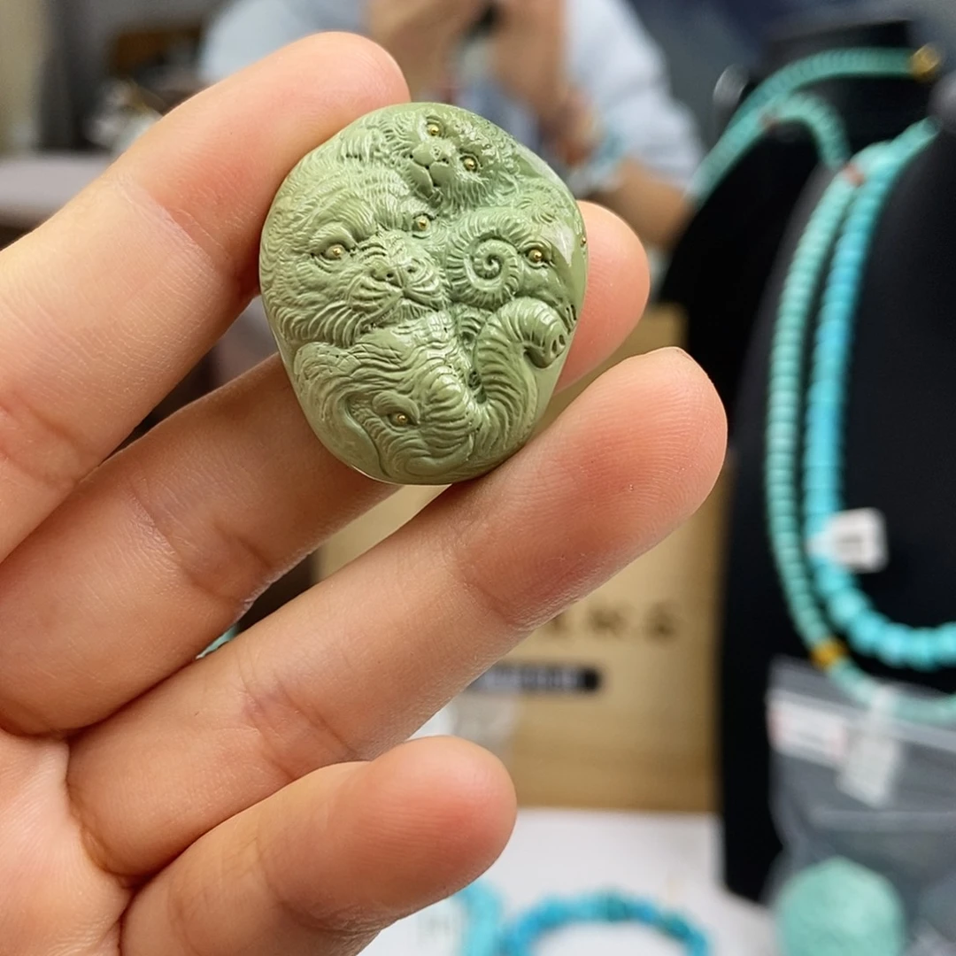 未镶嵌绿松石珠宝奇石