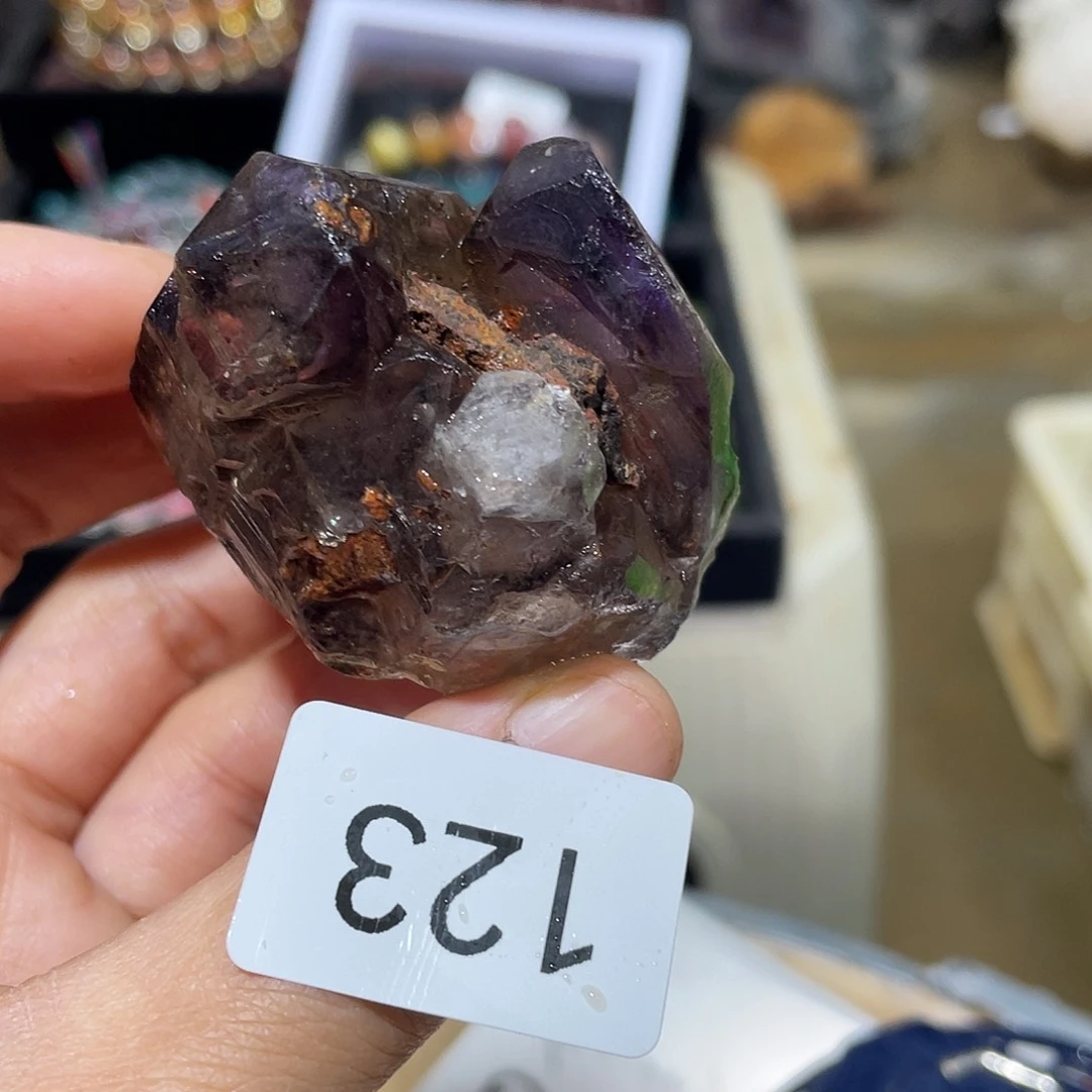 水晶摆件……未镶嵌