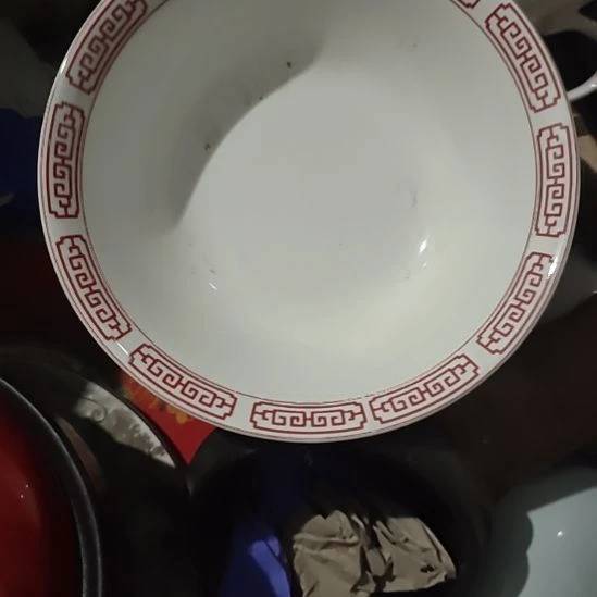 瓷斗笠碗口径二十三，……