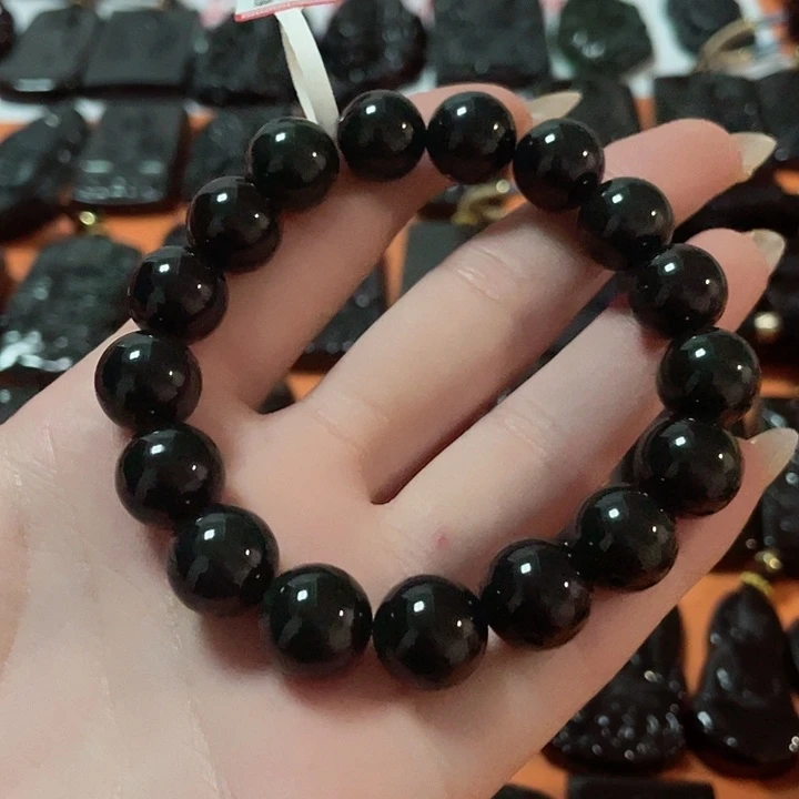 翡翠颈饰未镶嵌阿*