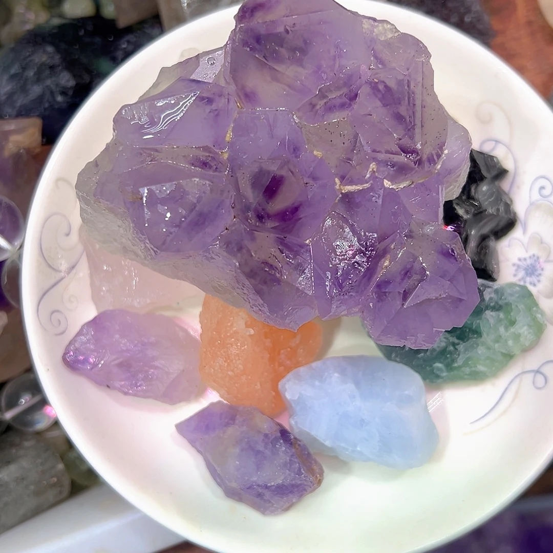 U***n紫晶未镶嵌大型摆件（非配饰）