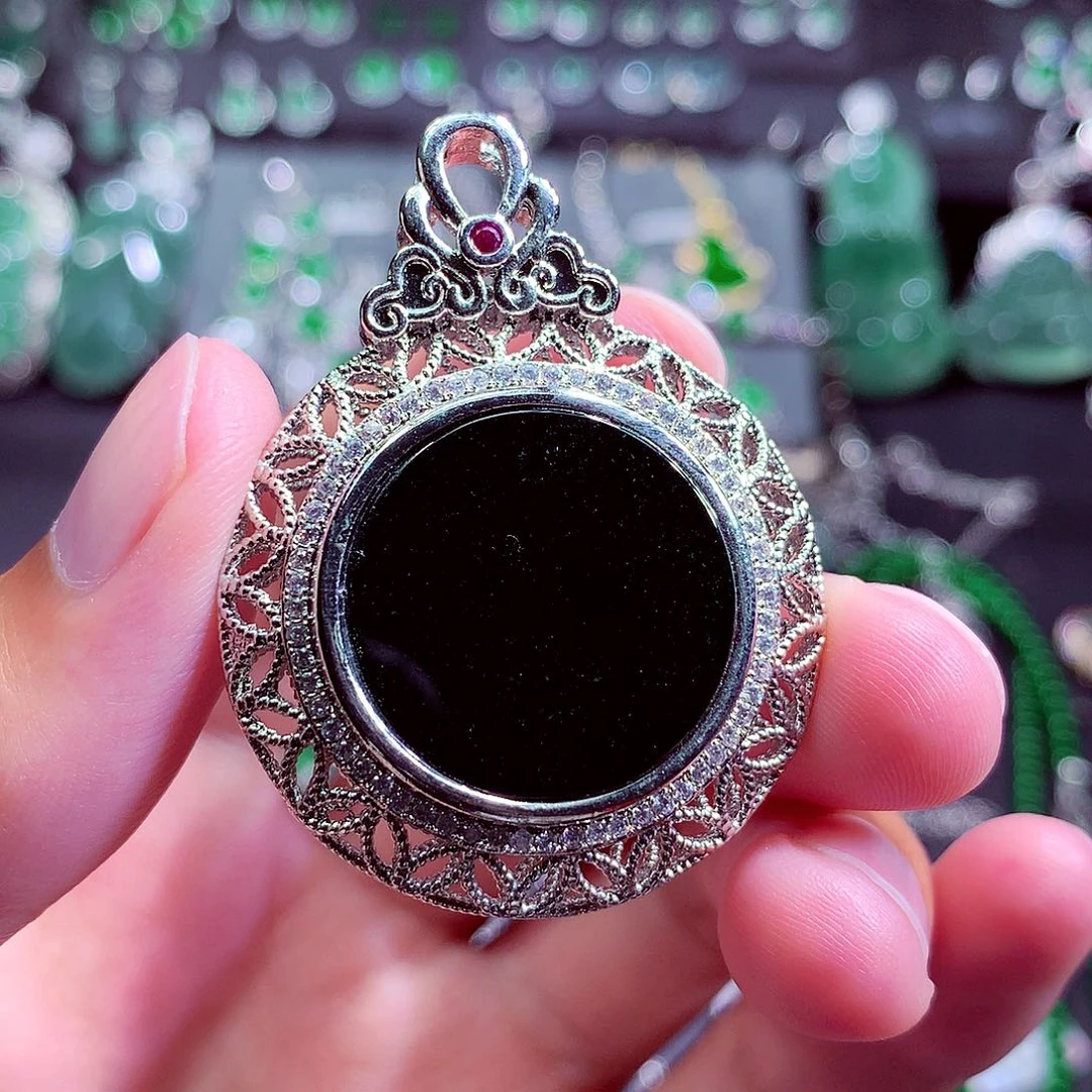 翡翠未镶嵌颈饰挂件