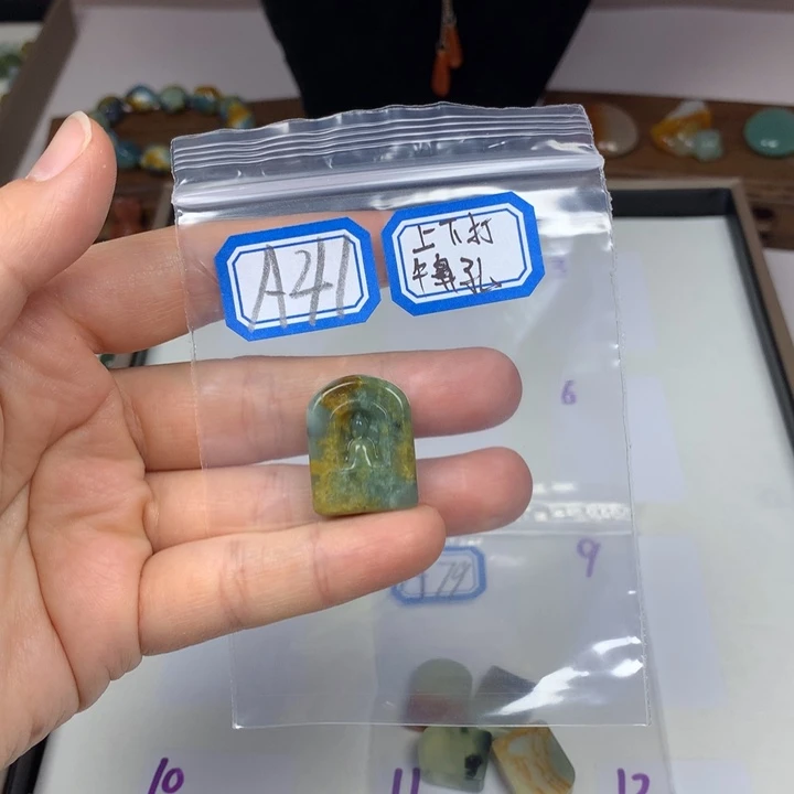 K***o蛇纹石玉未镶嵌颈饰