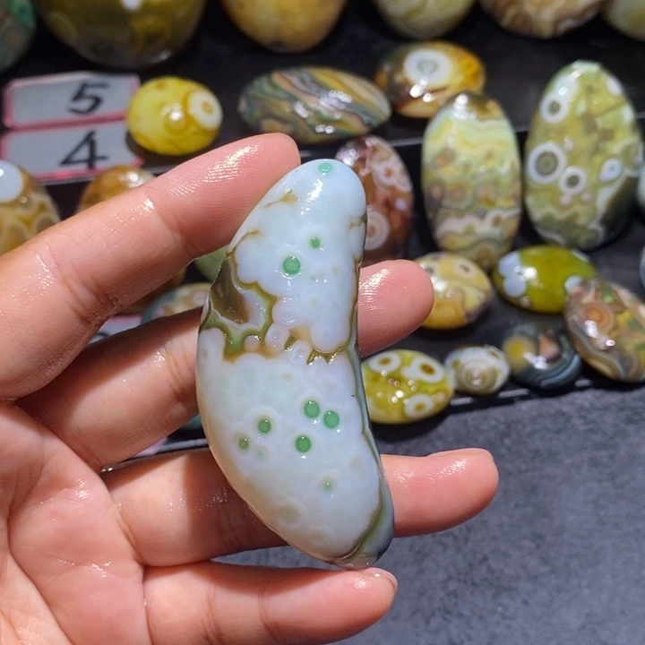 玛瑙/玉髓未镶嵌珠宝半成品83