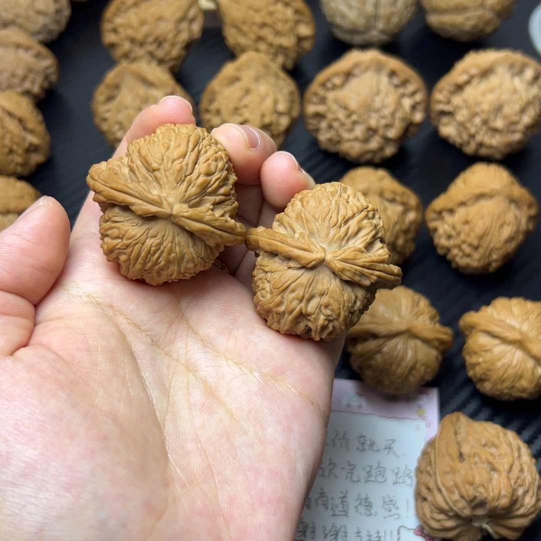 文玩核桃把件白狮子40+微修