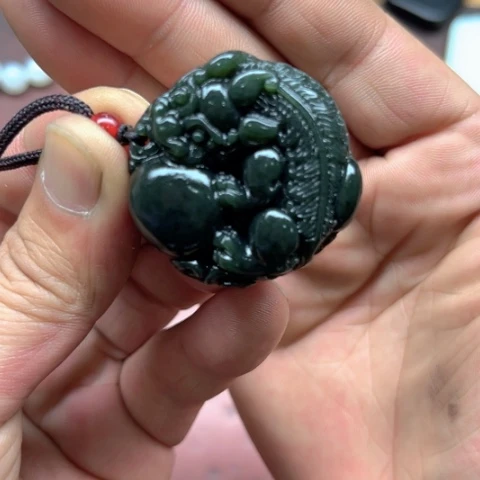 和田玉吊坠未镶嵌