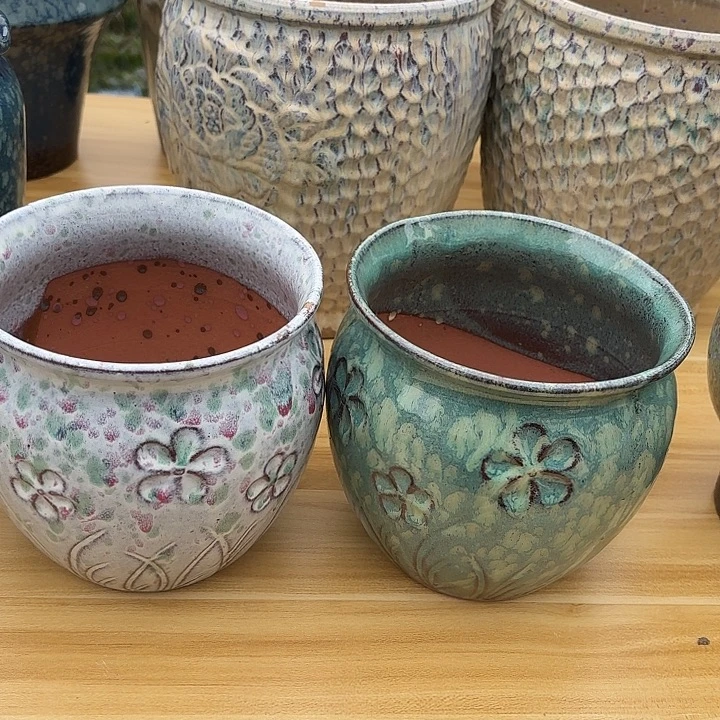 正品紫砂口15高15。2白色2个绿色