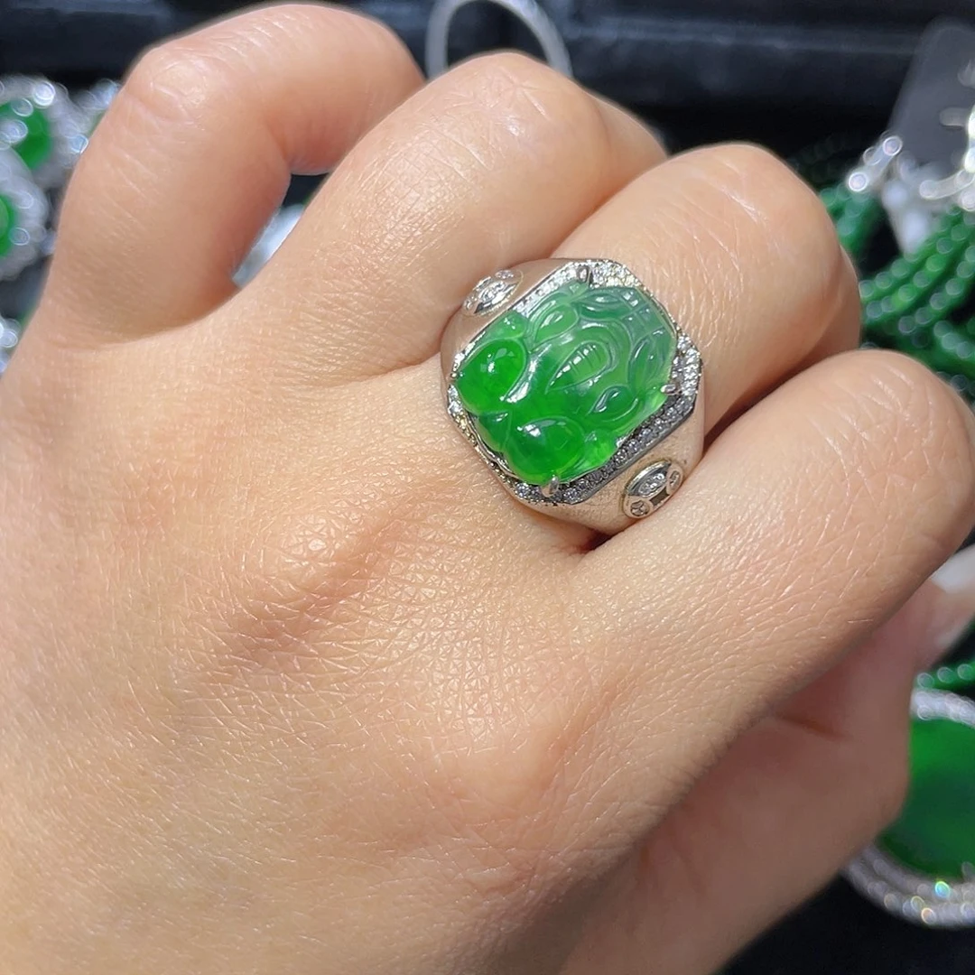 翡翠颈饰银S925镶嵌翡翠