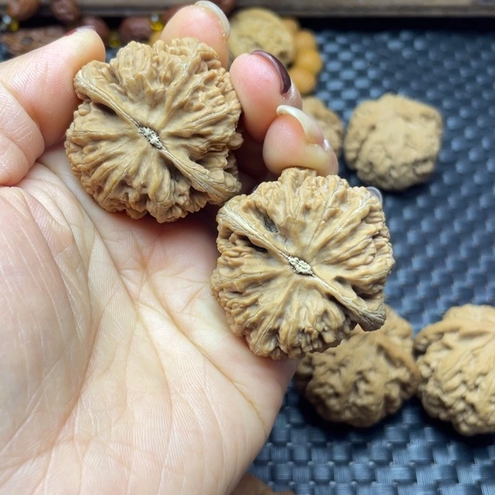 夜***枫吊坠文玩核桃粗筋