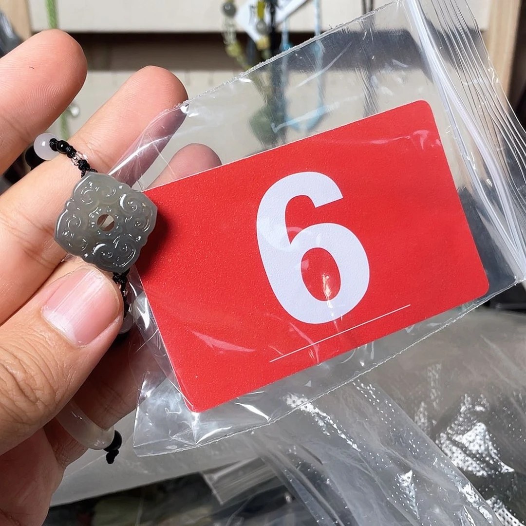 蛇纹石玉颈饰合金R**e