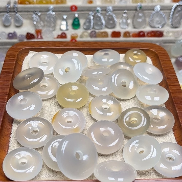 玛瑙/玉髓未镶嵌颈饰多样性发货 拍一发一 福利不退换哦