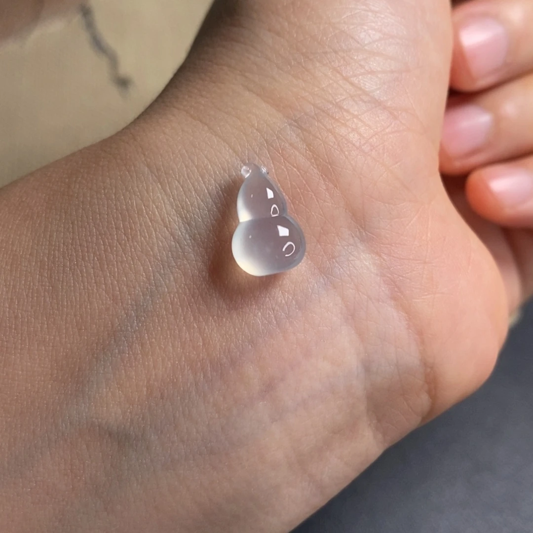 翡翠未镶嵌颈饰葫芦