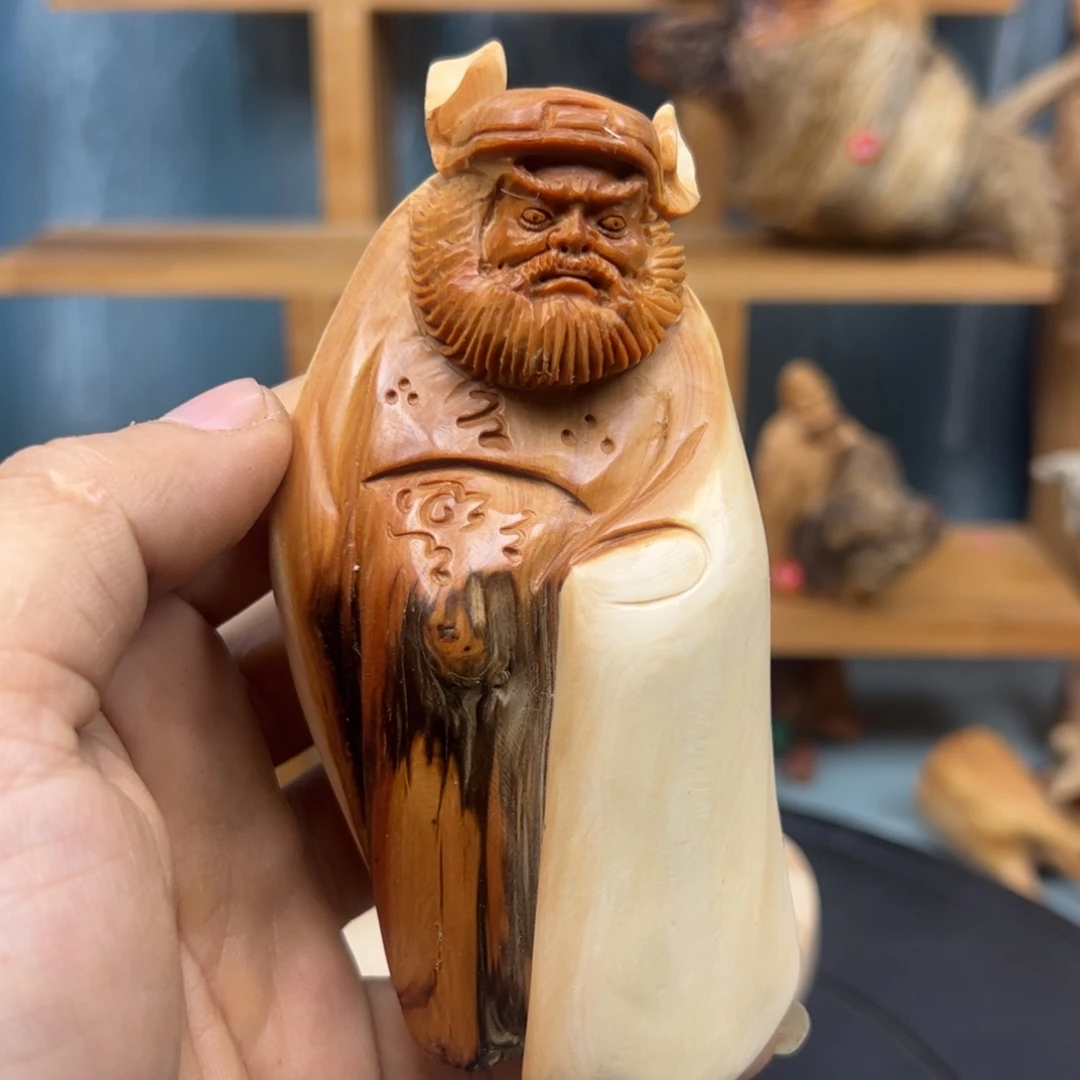 木O****鑫崖柏木摆件手把件