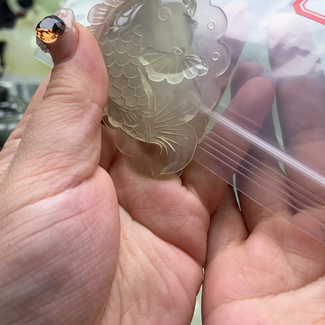 蛇纹石玉挂件未镶嵌凝*紫