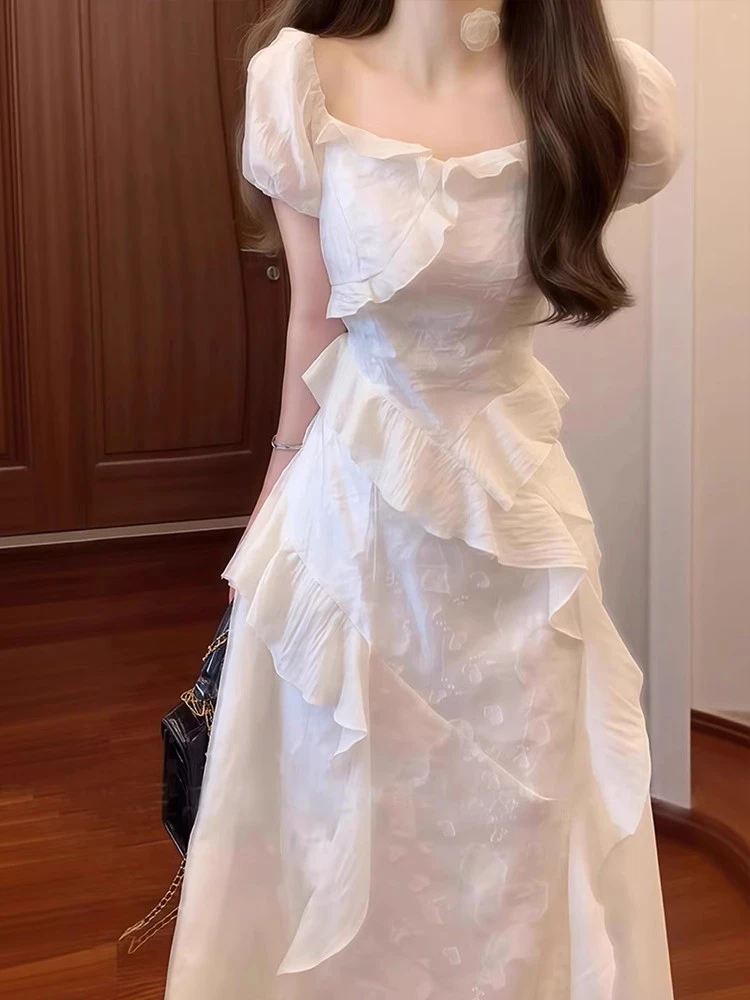 夏日新款法式精致设计感荷叶边连衣裙女修身泡泡袖超仙在逃公主裙
