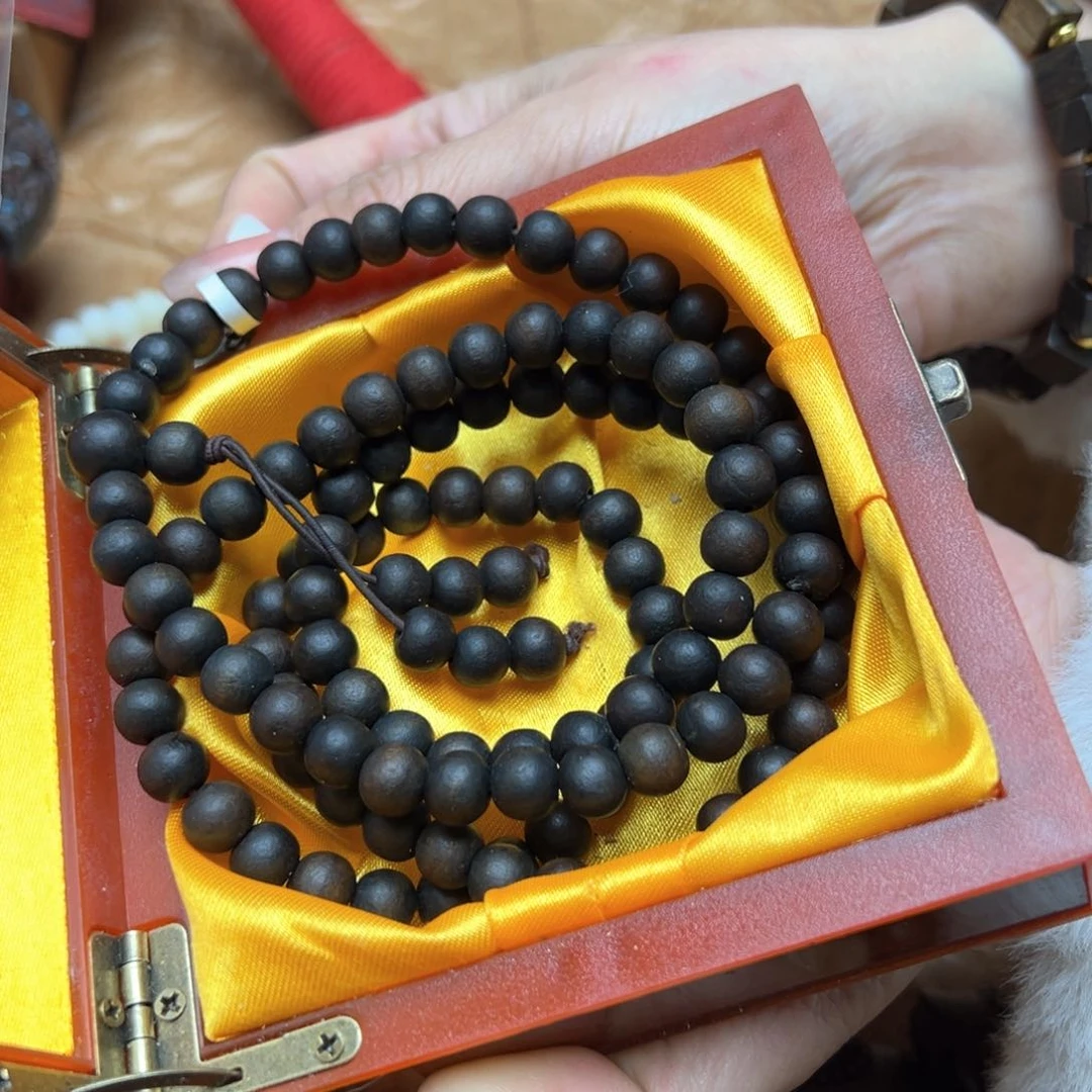 大叶紫檀（黑酸枝木类）