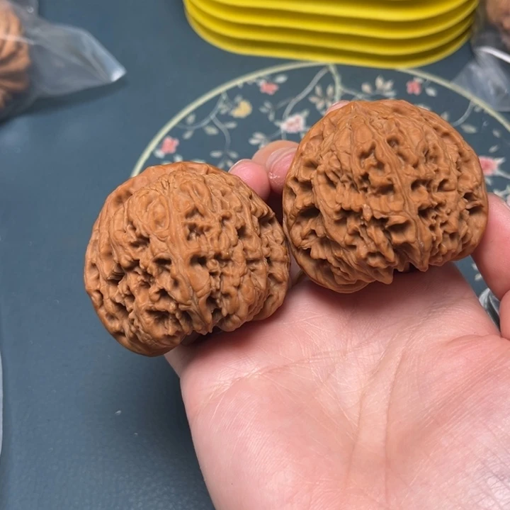 文玩核桃吊坠47-35331-05