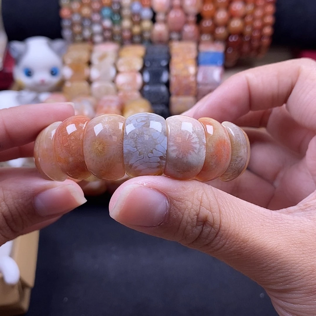 过***客硅化珊瑚（珊瑚玉）手牌未镶嵌