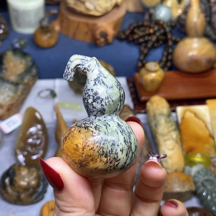 岫岩河磨玉（透闪石质玉）葫芦把件未镶嵌