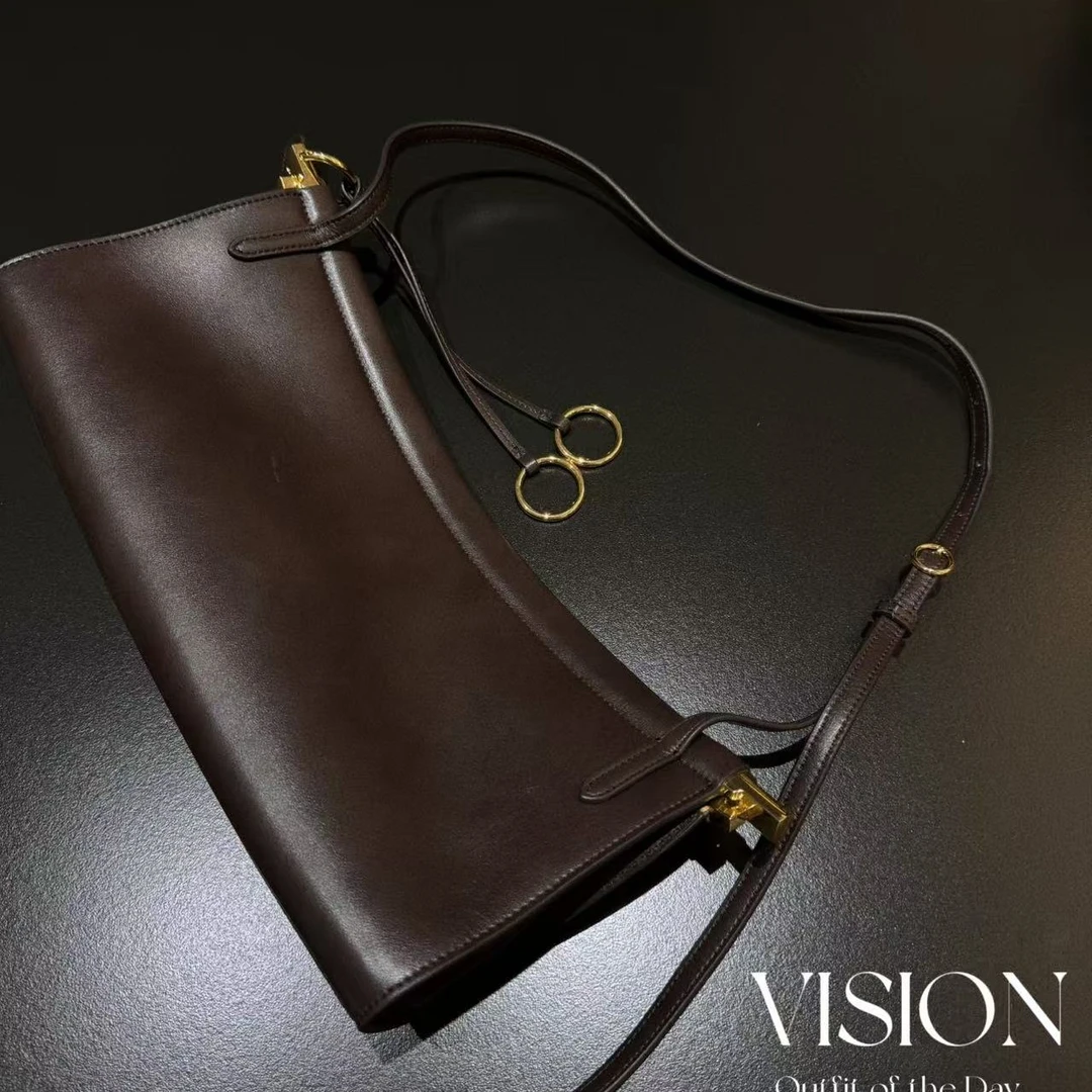 Singularity Me 9A 7184 头层牛皮弯弧包形极简法棍腋下包单肩包