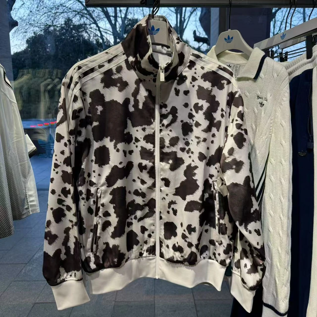 adidas阿迪达斯三叶草新款欧若风奶牛休闲运动夹克外套KA2683