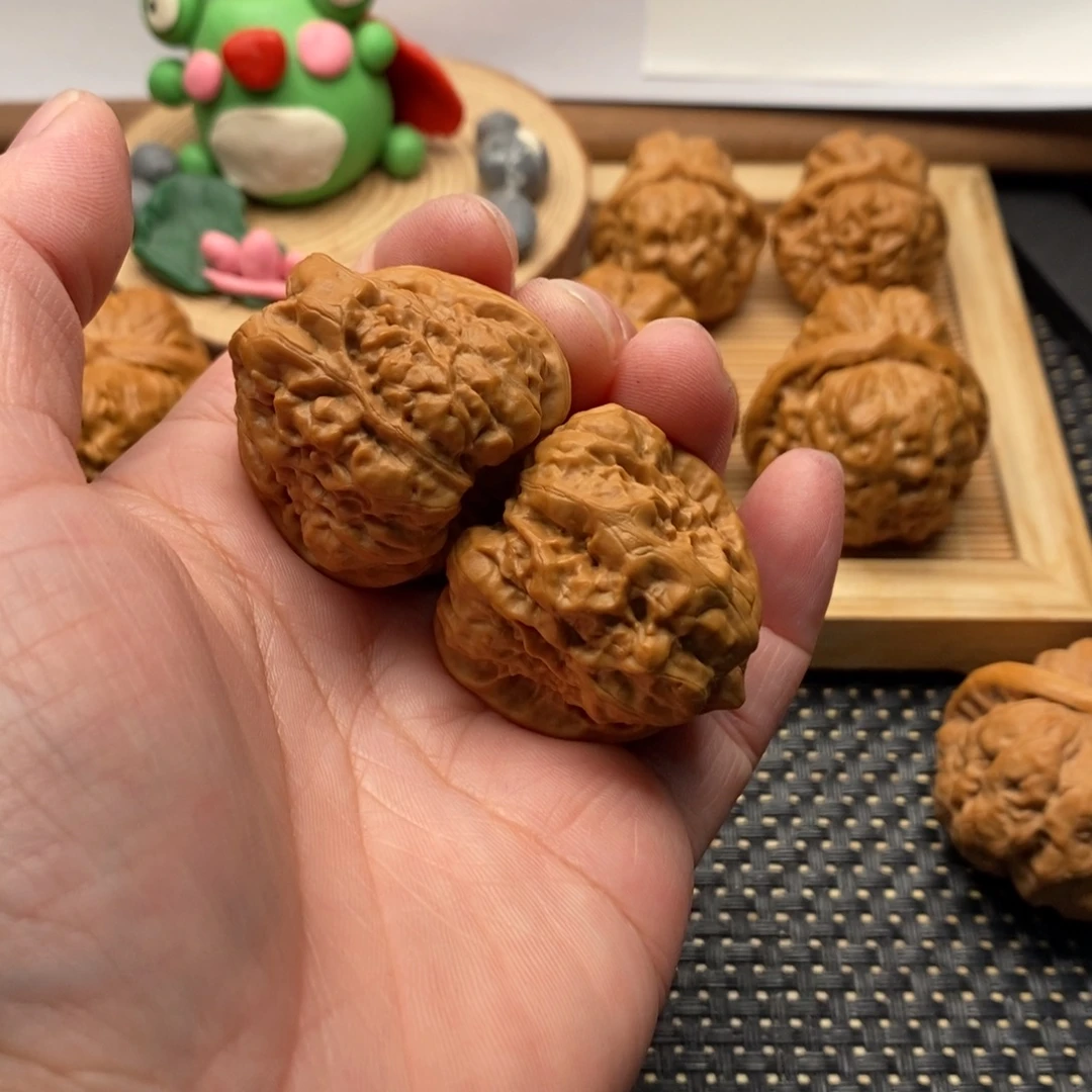 魏***丶文玩核桃把件全品边35