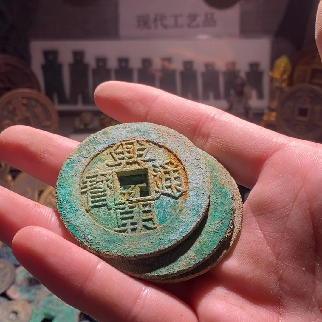 铜现代仿制工艺品m