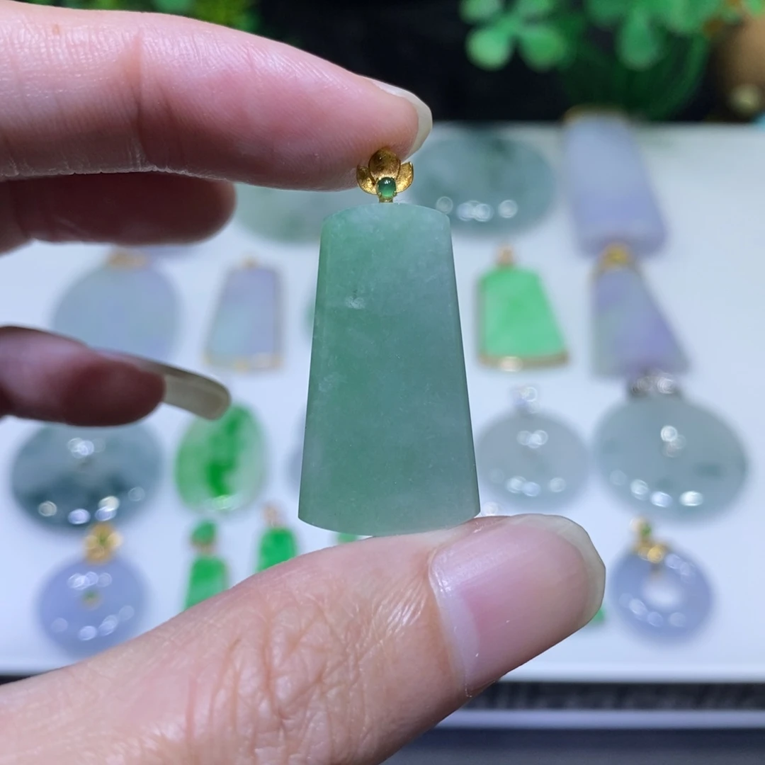 翡翠18K金镶嵌吊坠(不含链)