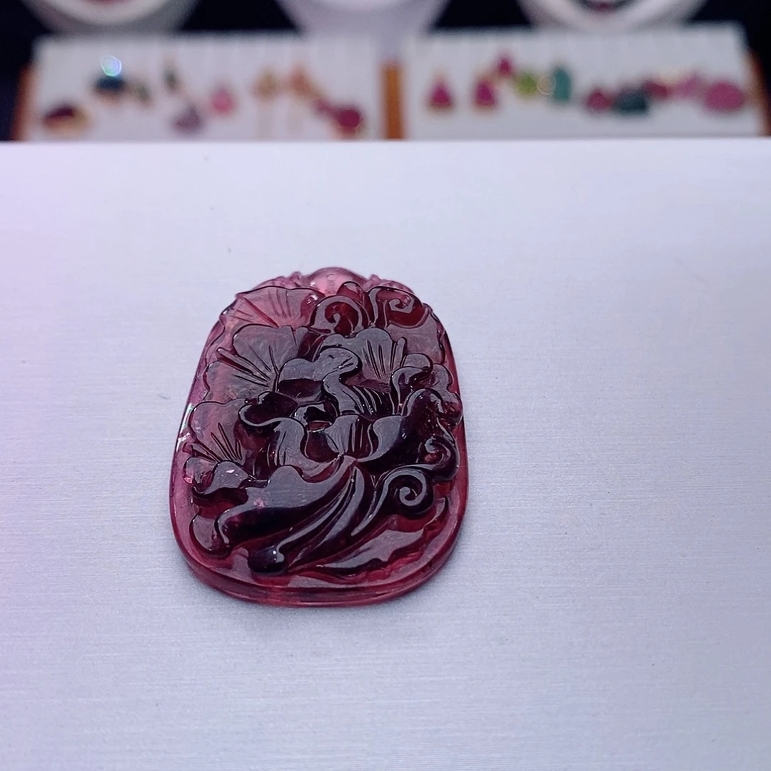 碧玺颈饰未镶嵌碧玺吊坠