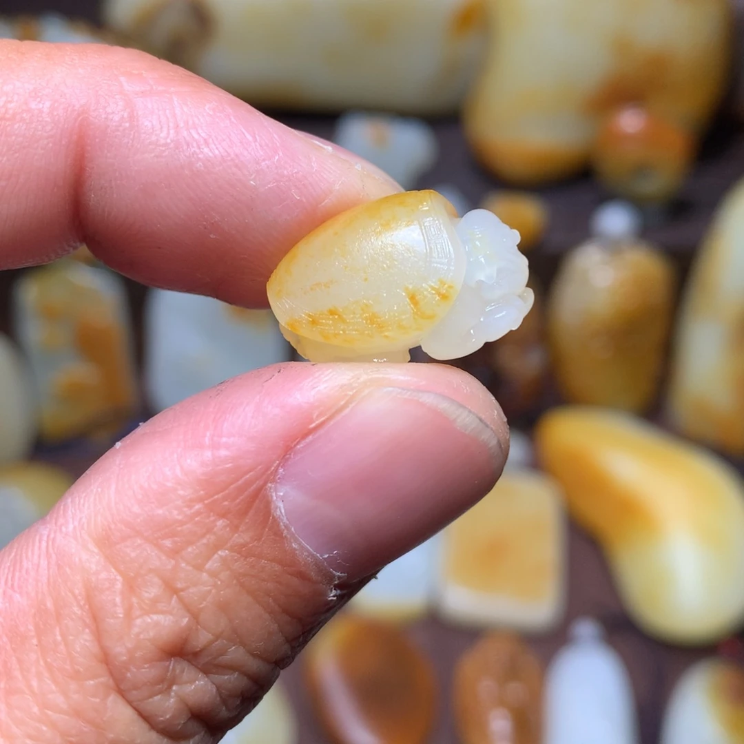 未镶嵌和田玉（糖玉）挂件