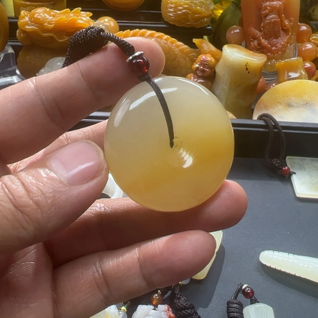 石英质玉未镶嵌颈饰