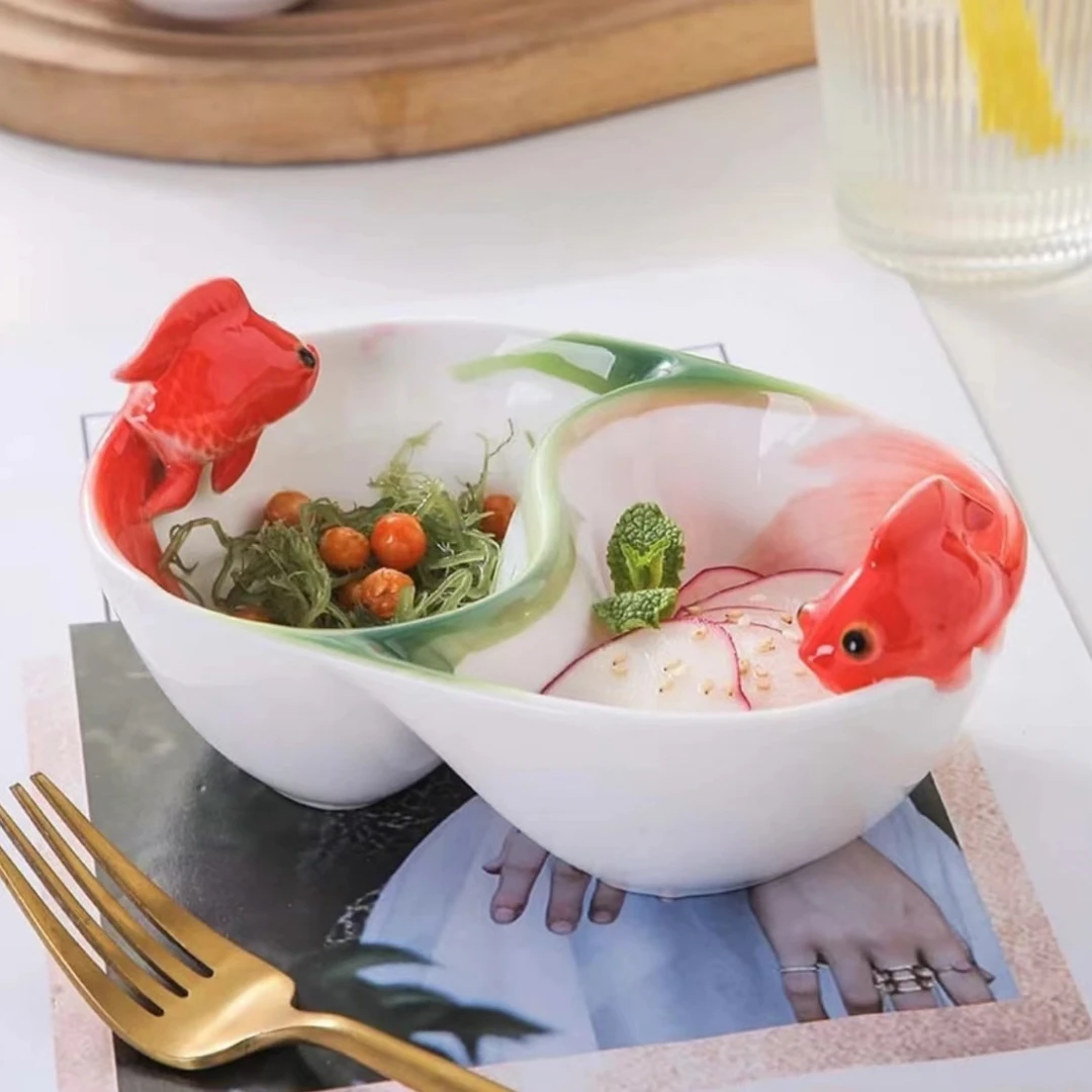 手绘陶瓷锦鲤造型6英寸双格分餐碗料碗