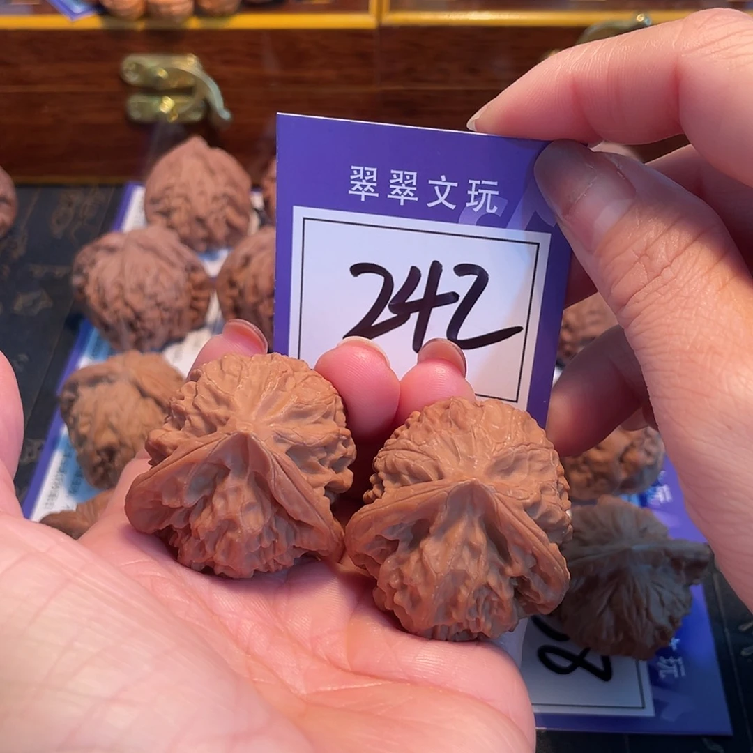 把件文玩核桃242号全品宫灯型3.6